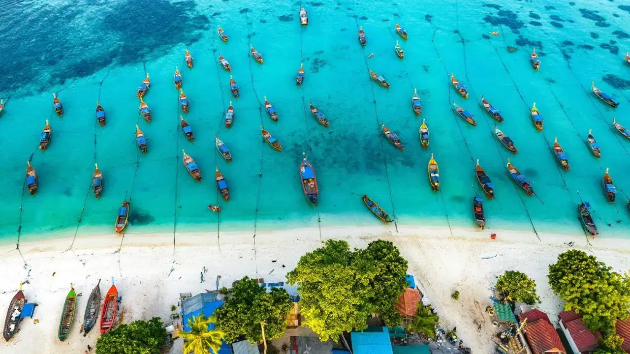 Hat Yai Bus Station to Koh Lipe Pattaya Beach