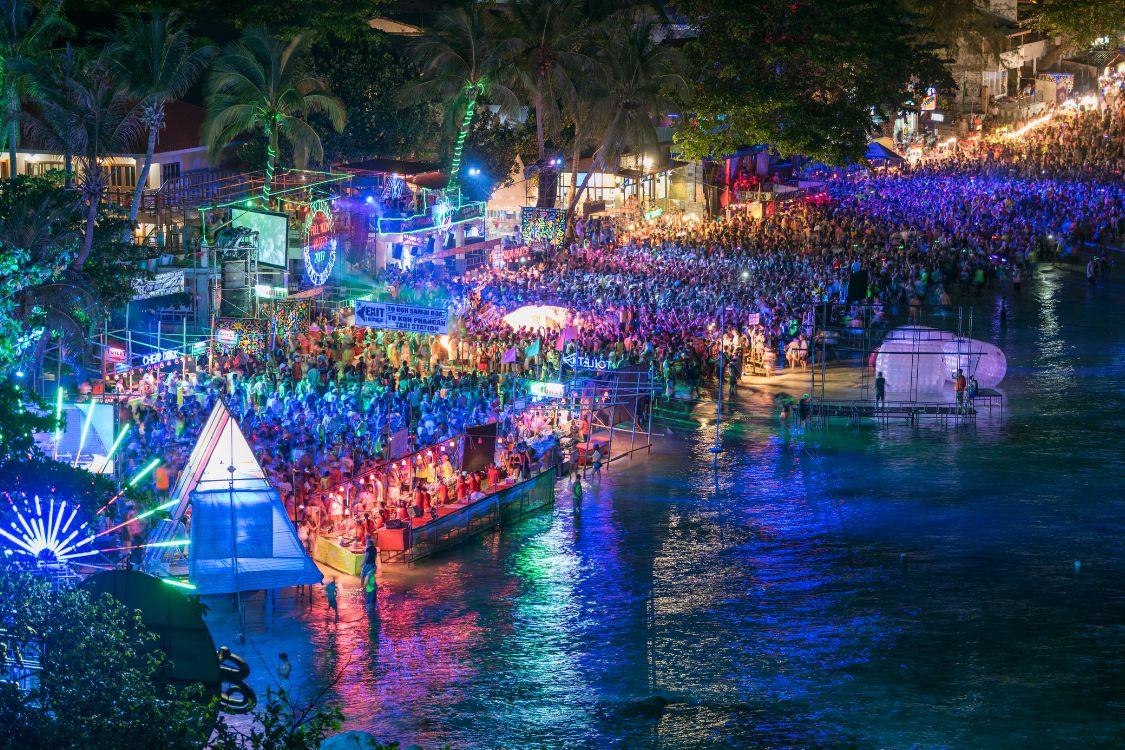 Discover the Full Moon Party in Koh Phangan