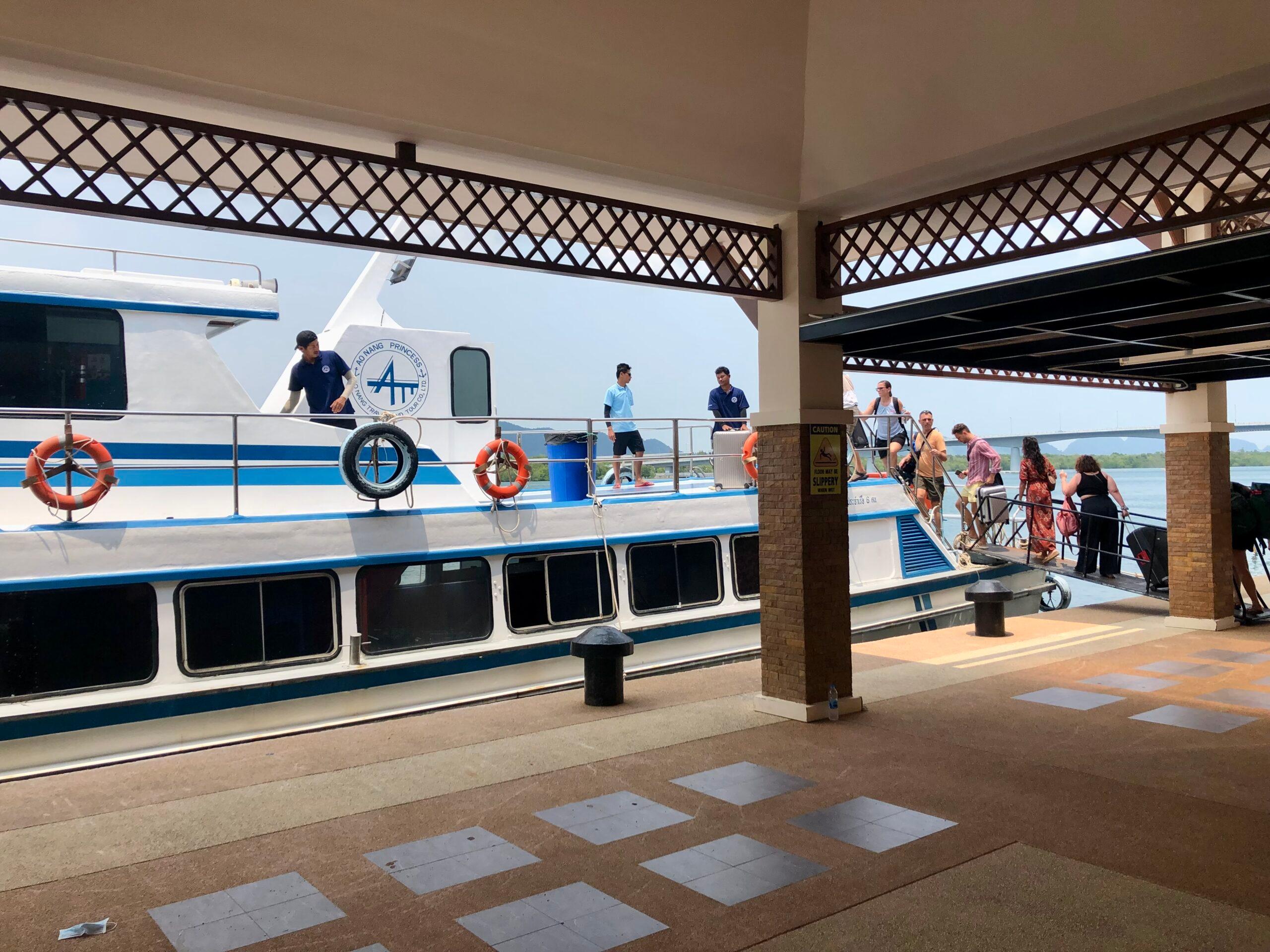 SmartEnPlus Blog: Best Time to Travel from Phuket to Koh Lanta: Seasonal Tips and Advice