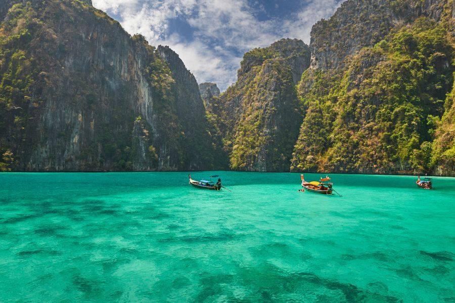 SmartEnPlus Blog: Traveling from Bangkok to Phi Phi Island: Your Options and Considerations