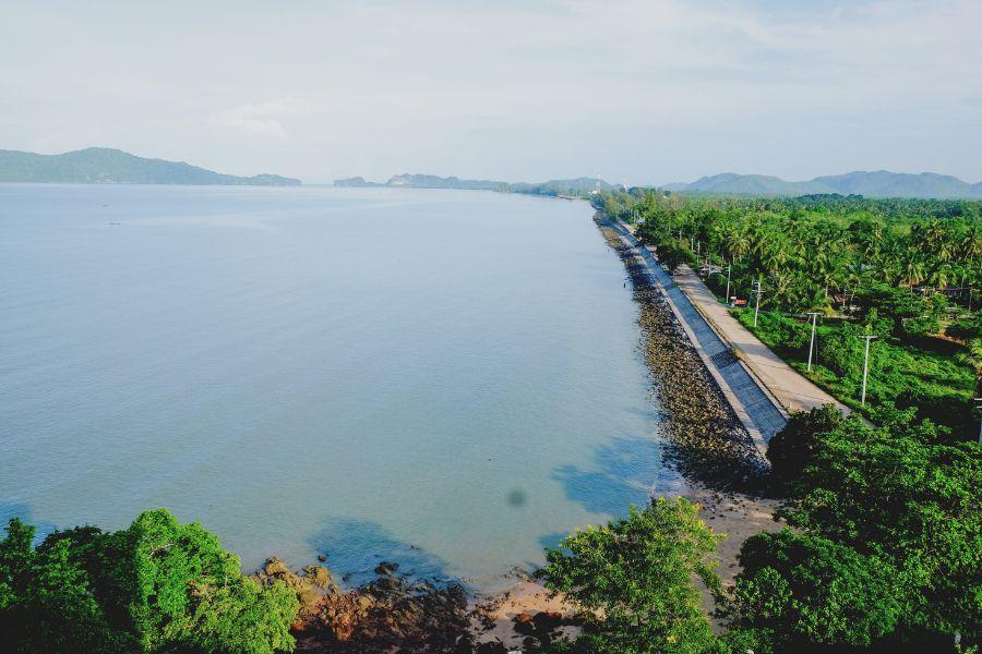SmartEnPlus Blog: Eco-Friendly Travel Options from Krabi to Koh Lipe
