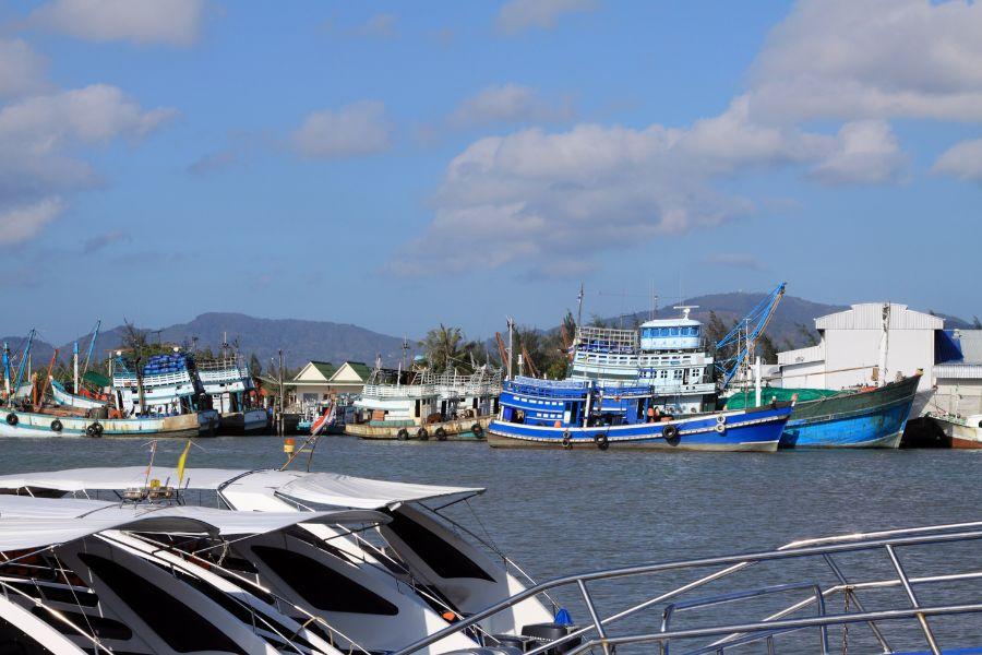 Koh Lanta to Phuket: The Complete Ferry, Speedboat & Road Transfer Guide